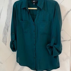 iZ Byer 3/4 Roll Tab Sleeve Blouse L